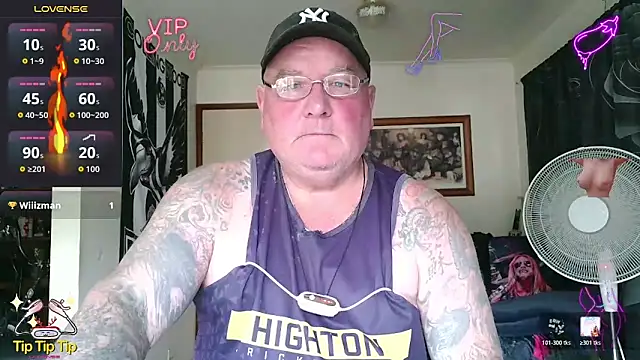 KINKYBLUEYES69 Webcam-Show