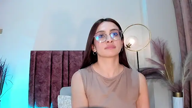 دردشة AndraCyruss الجنسية المباشرة