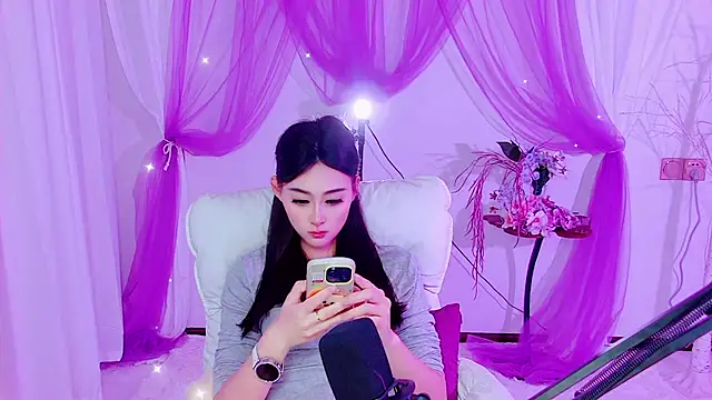 Tili-668's Live XXX Chat