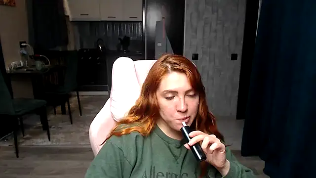 Reginasmilee Chat XXX in diretta