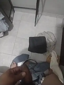 Santiagoqro85 Adlı Modelin Canlı XXX Sohbeti