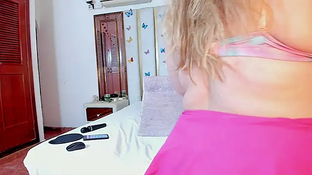 Chat +18 de AnyelaGitanaMature ao vivo