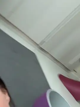 Krismil3 现场XXX聊天