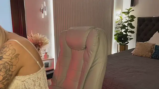 OhMyEmma Adlı Modelin Canlı XXX Sohbeti