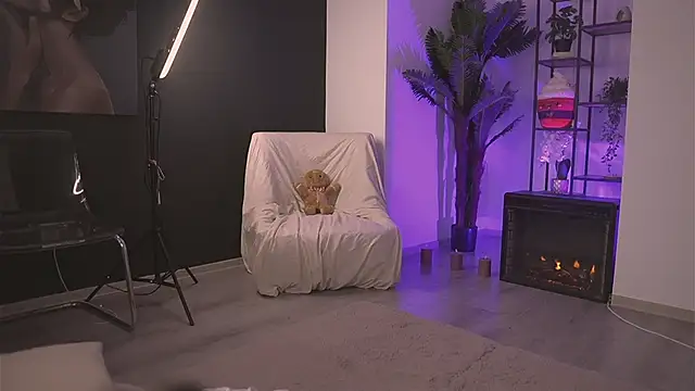 SerenaNoir Adlı Modelin Canlı XXX Sohbeti