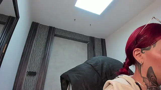 Chatroom XXX en direct de selene_red_