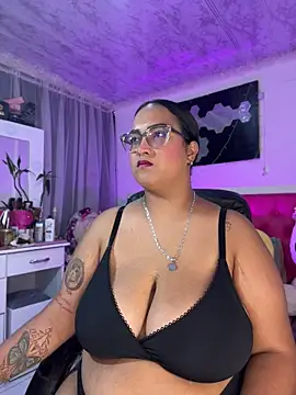 Teffy__xxx Chat XXX in diretta