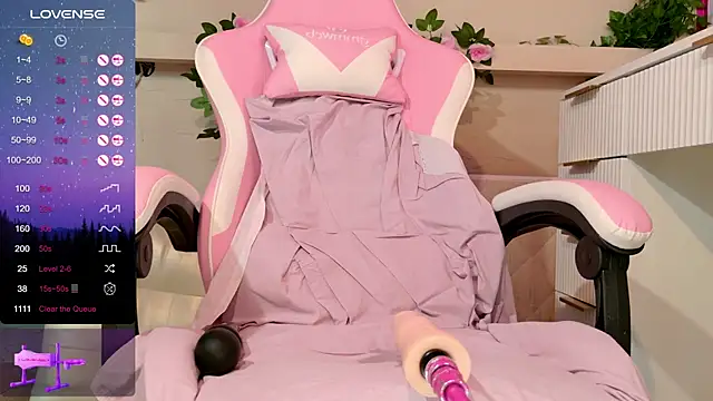 Chat +18 de LeonaEviann ao vivo