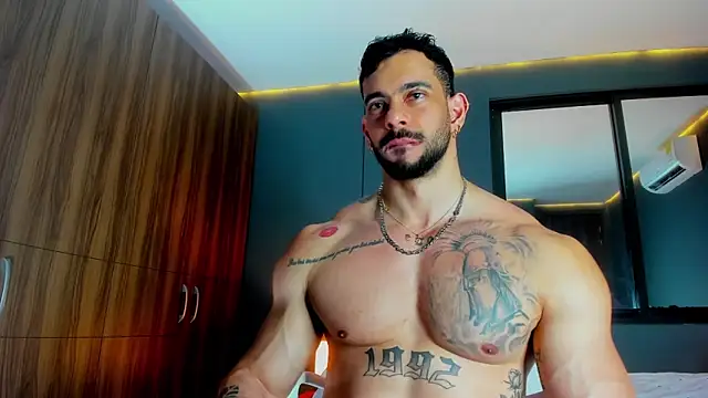 massimo_visconti Adlı Modelin Web Kamerası Şovu