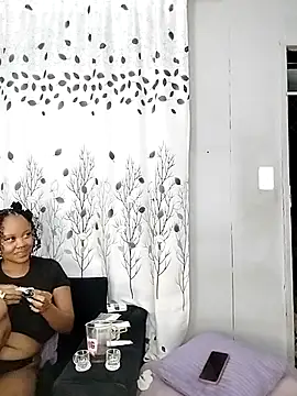 Achalugo18xxx Chat XXX in diretta