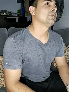 Bradd_32 Show Webcam