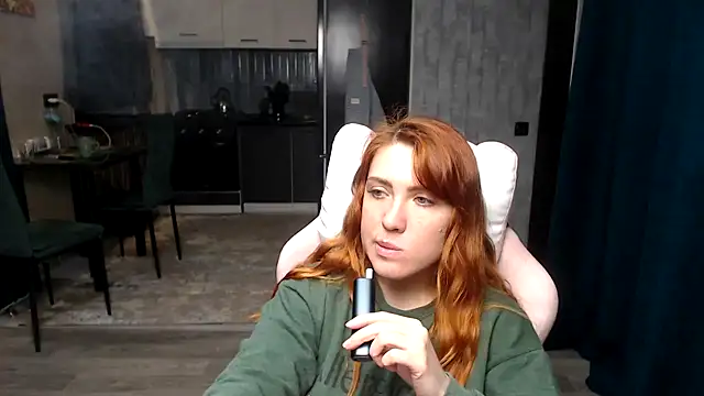 Reginasmilee Chat XXX in diretta