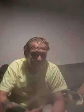 yourMasterisBored's Live XXX Chat