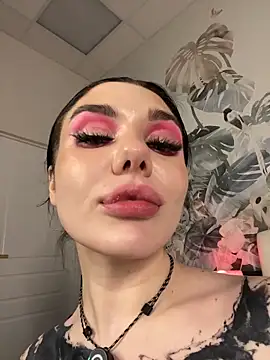 Онлайн чат XXX MaeveMoon