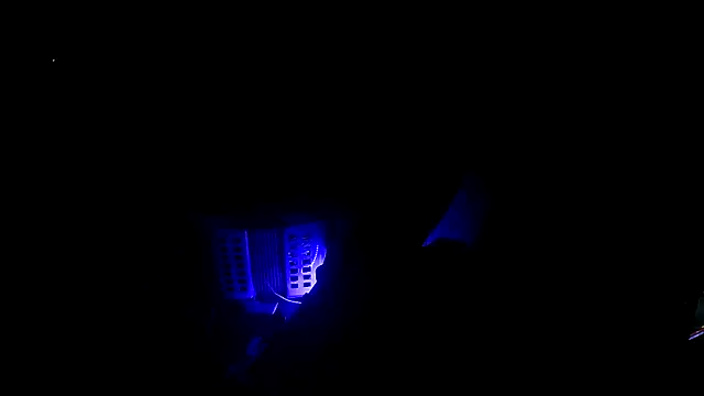 Bi_curious86's Webcam Show