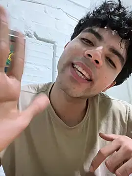 Chat XXX ao vivo de Axel-Mejia