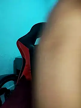 Pertunjukan Kamera Web TatyanyBoudellayre