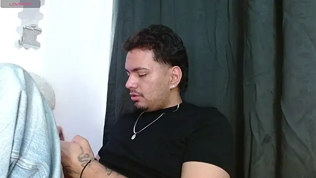 Henry_villa23 Webcam Show