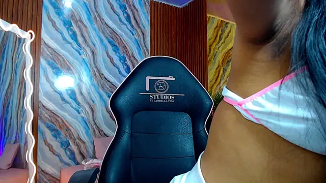 دردشة Maile_Tay الجنسية المباشرة