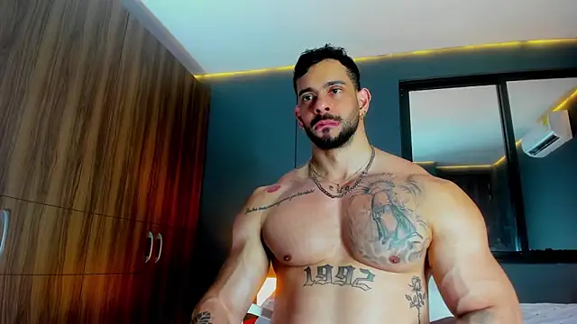 massimo_visconti live XXX chat