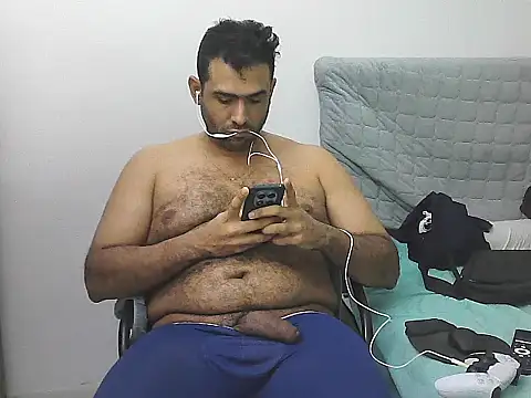 AlphaLatinoBear Webcam Show