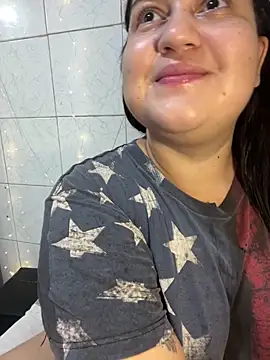 Show de yesmiia na webcam