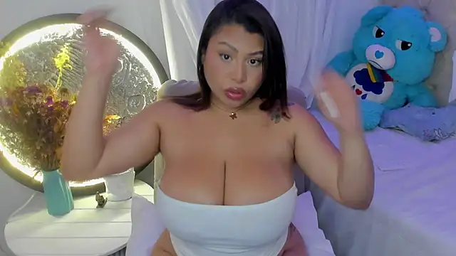 Chat +18 de Helleamazing ao vivo