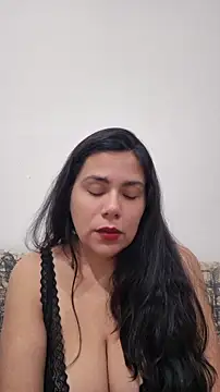 OzyraQueenXのライブXXXチャット