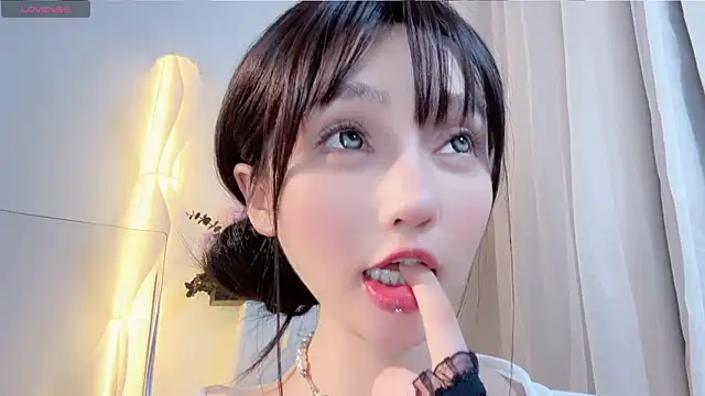 Pokazy przed kamerką – Yr_kitten_333