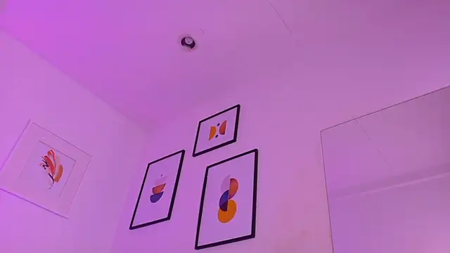 Онлайн чат XXX kinkylittlegirll