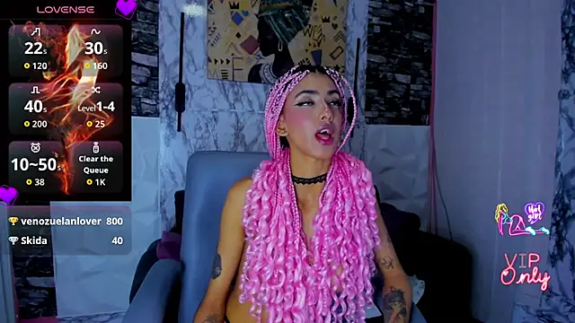 Онлайн чат XXX Queen_Cuarxxo