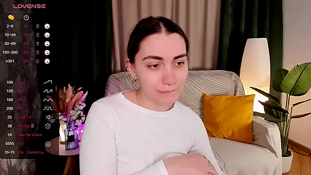 Chat +18 de hannacheekss_ ao vivo