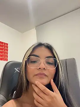 Cat2525's Live XXX Chat