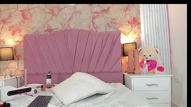 Chat +18 de Wonderkloe_ ao vivo