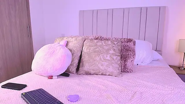 Chatroom XXX en direct de Anna-Lynn