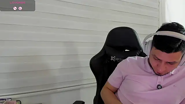 Show modela Rick_Adams na web-kameri