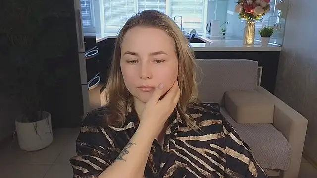 Chat XXX en directo de Mira_Mermayd