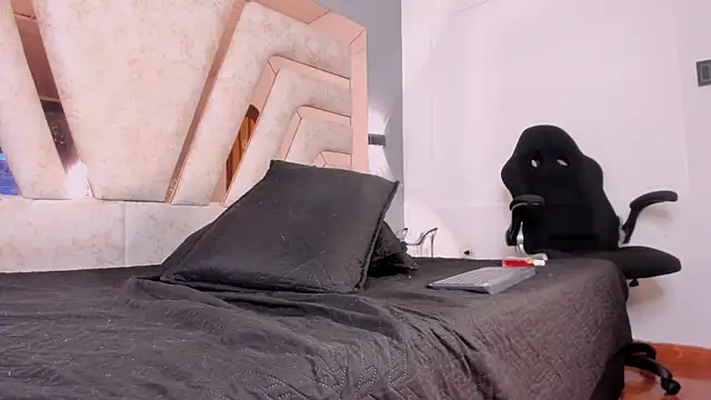 REINA_ADAHARA's Webcam Show