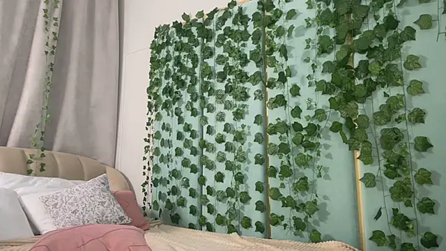 Love_is_Lola Pertunjukan Webcam