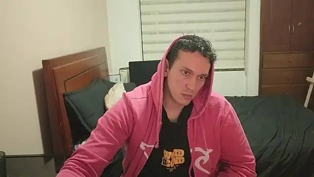 hardaftercum: διαδικτυακό σόου στην κάμερα