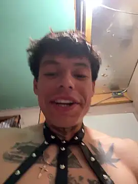 Imnotabatman45: διαδικτυακό σόου στην κάμερα