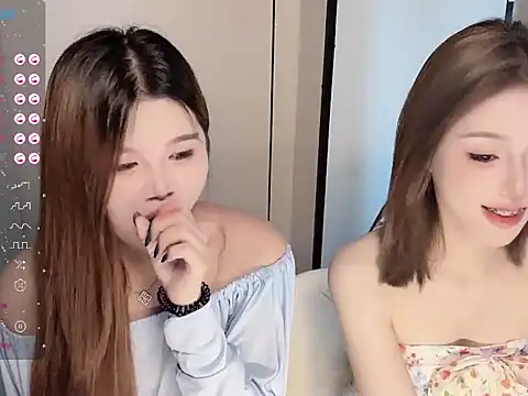 yu-33 Pertunjukan Webcam