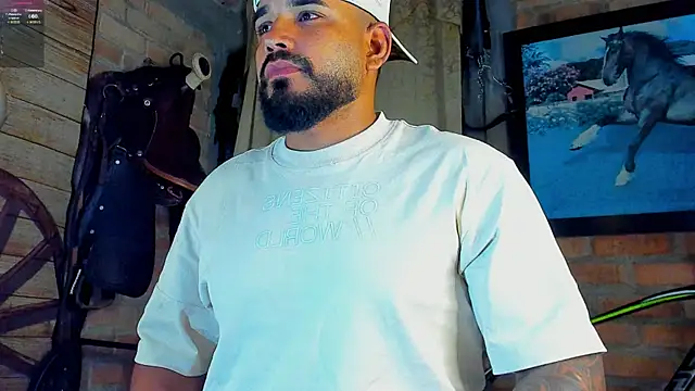 dominic_jonson Show in webcam