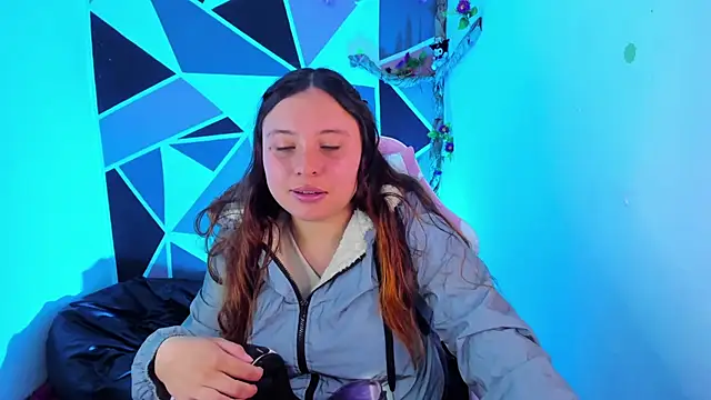 little_emma0 Live XXX-chat