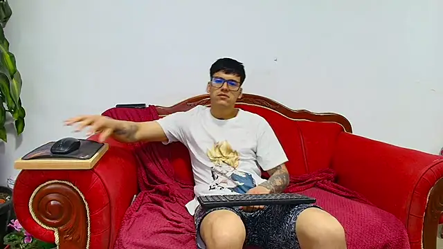 kiindred_'s Live XXX Chat