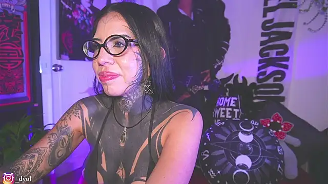 Dalia_Vorhees Chat XXX live