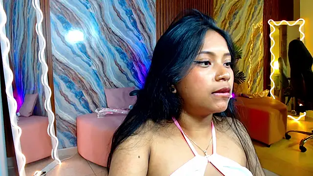 Maile_Tay Live XXX-Chat