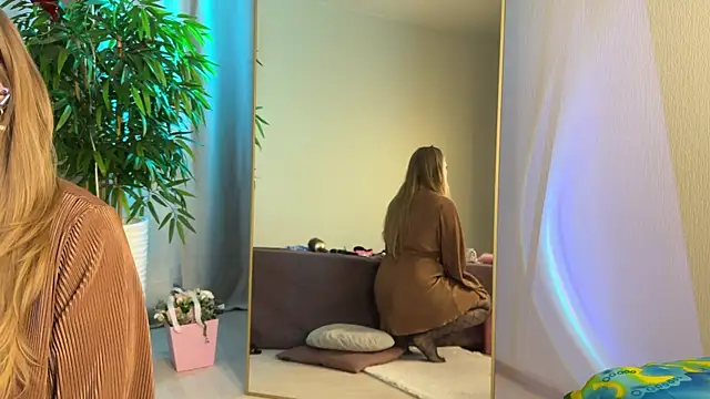 Chat +18 de -Solar-Jane- ao vivo