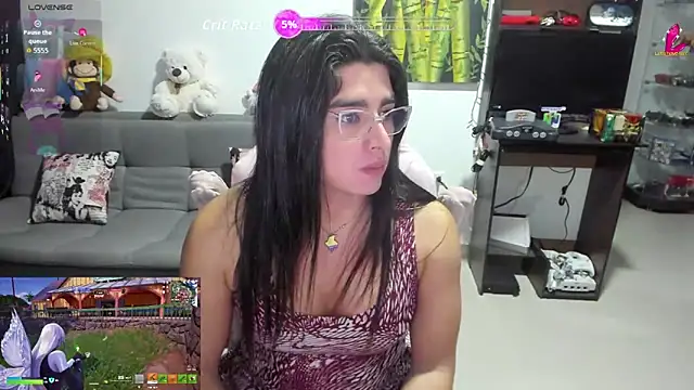 Show modela Khalifa_Gold na web-kameri