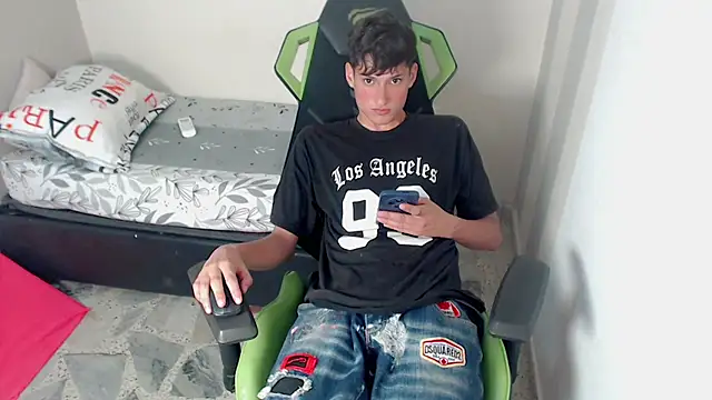 Pablito_junior Chat XXX live